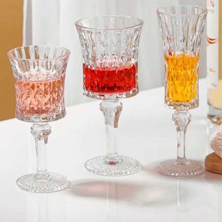 Little sparkling diamond crystal glassware