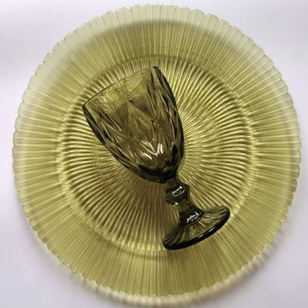 Tinted glass charger plates